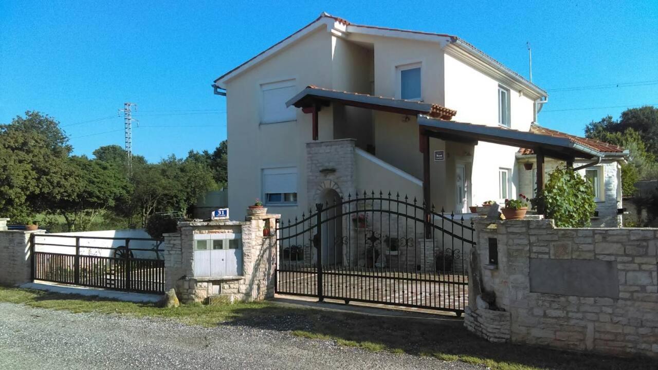Apartment Zelena Oaza Sisan 75 M2 - 2 Bedrooms Exterior foto